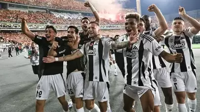 Beşiktaş Süper Kupa'yı müzesine götürdü